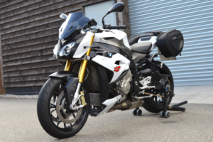 2015 BMW S 1000 R Motorcyle in White — image 2