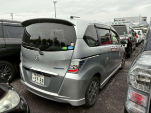 2014 Honda Freed 1.5 Just Selection+ Hybrid 5dr 6 Seats in Silver — image 2