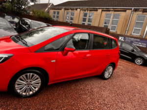2017 Vauxhall Zafira Tourer 1.4i Turbo Design Euro 6 5dr in Red — image 4