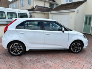2017 MG Mg3