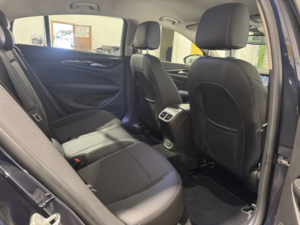 2019 Vauxhall Insignia 1.6 Turbo D Blueinjection Sri Nav in Blue — image 4