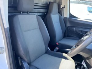 2019 Vauxhall Combo 1.5 Turbo D 2300 Edition in White — image 3