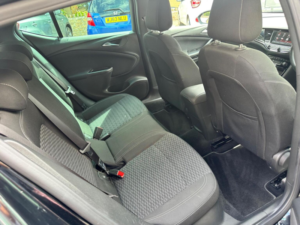 2019 Vauxhall Astra 1.4i Turbo Sri Vx Line Nav Euro 6 5dr in Black — image 4