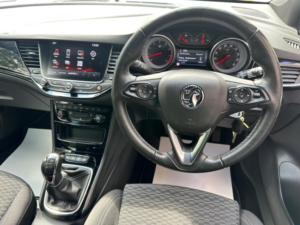 2019 Vauxhall Astra 1.4i Turbo Sri Vx Line Nav Euro 6 5dr in Black — image 6