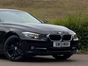 2013 BMW 3 Series 2.0 320i Sport Xdrive Euro 5 (s/s) 4dr in Black — image 2