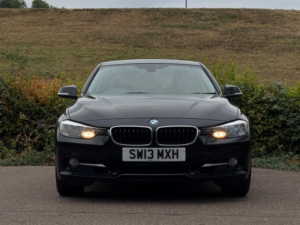 2013 BMW 3 Series 2.0 320i Sport Xdrive Euro 5 (s/s) 4dr in Black — image 3