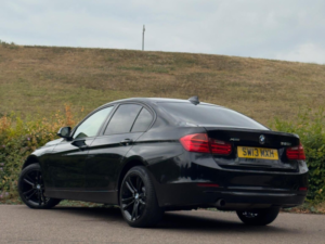 2013 BMW 3 Series 2.0 320i Sport Xdrive Euro 5 (s/s) 4dr in Black — image 5