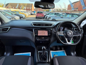 2019 Nissan Qashqai 1.5 Dci Acenta Premium Euro 6 (s/s) 5dr in Black — image 2