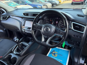2019 Nissan Qashqai 1.5 Dci Acenta Premium Euro 6 (s/s) 5dr in Black — image 3