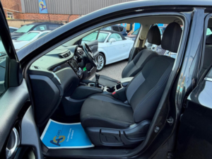 2019 Nissan Qashqai 1.5 Dci Acenta Premium Euro 6 (s/s) 5dr in Black — image 4