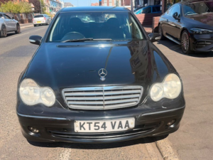 2004 Mercedes-Benz C Class 1.8 C200 Kompressor Elegance Se in Black — image 3