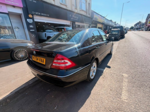 2004 Mercedes-Benz C Class 1.8 C200 Kompressor Elegance Se in Black — image 6