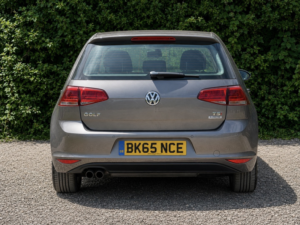 2015 Volkswagen Golf 1.4 Tsi Bluemotion Tech Match in Grey — image 4