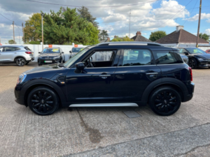 2022 MINI Countryman 1.5 Cooper Classic SUV 5dr Petrol Manual Euro 6 (s/s) (136 Ps) in Black — image 4