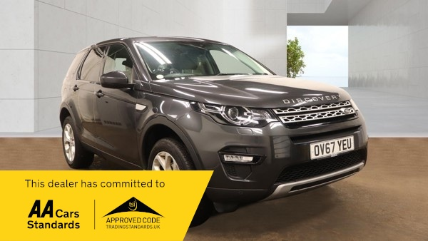 2017 Land Rover Discovery Sport Td4 Hse in Grey — image 1