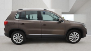 2013 Volkswagen Tiguan 2.0 Tdi Bluemotion Tech Match in Brown — image 3