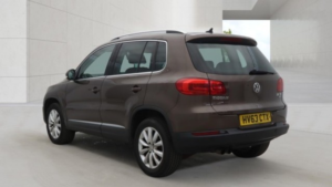2013 Volkswagen Tiguan 2.0 Tdi Bluemotion Tech Match in Brown — image 5