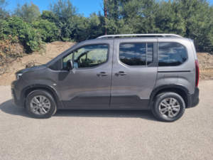 2022 Peugeot Rifter 1.2 Puretech Allure Premium in Grey — image 4