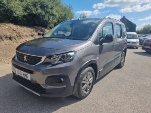 2022 Peugeot Rifter 1.2 Puretech Allure Premium in Grey — image 6