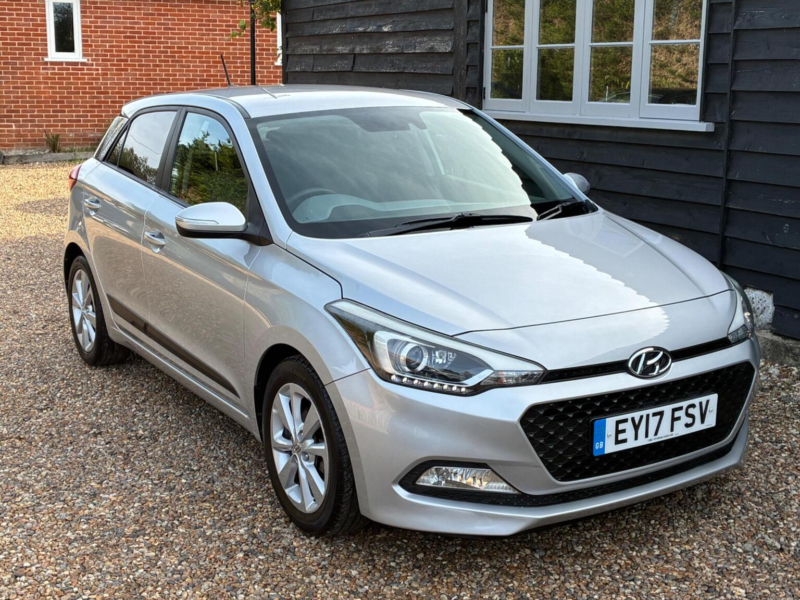 2016 Hyundai I20 1.4 Premium Nav Auto Euro 6 5dr in Grey — image 1