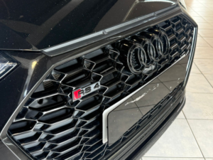 2021 Audi Rs4 Avant 2.9 Tfsi V6 Carbon Black in Black — image 4