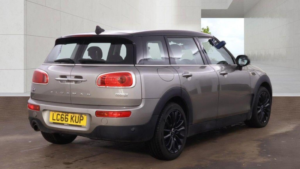 2016 MINI Clubman 1.5 Cooper Euro 6 (s/s) 6dr in Silver — image 4