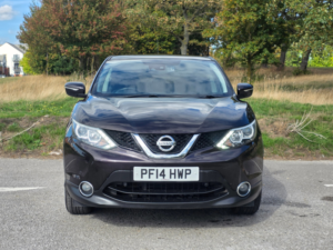 2014 Nissan Qashqai 1.5 Dci Acenta Premium SUV 5dr Diesel Manual 2WD Euro 5 (s/s) (110 Ps) in Black — image 2