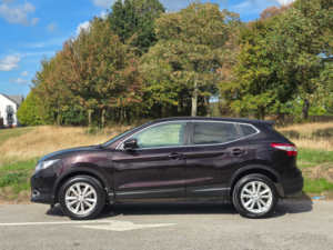 2014 Nissan Qashqai 1.5 Dci Acenta Premium SUV 5dr Diesel Manual 2WD Euro 5 (s/s) (110 Ps) in Black — image 4