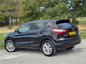 2014 Nissan Qashqai 1.5 Dci Acenta Premium SUV 5dr Diesel Manual 2WD Euro 5 (s/s) (110 Ps) in Black — image 5