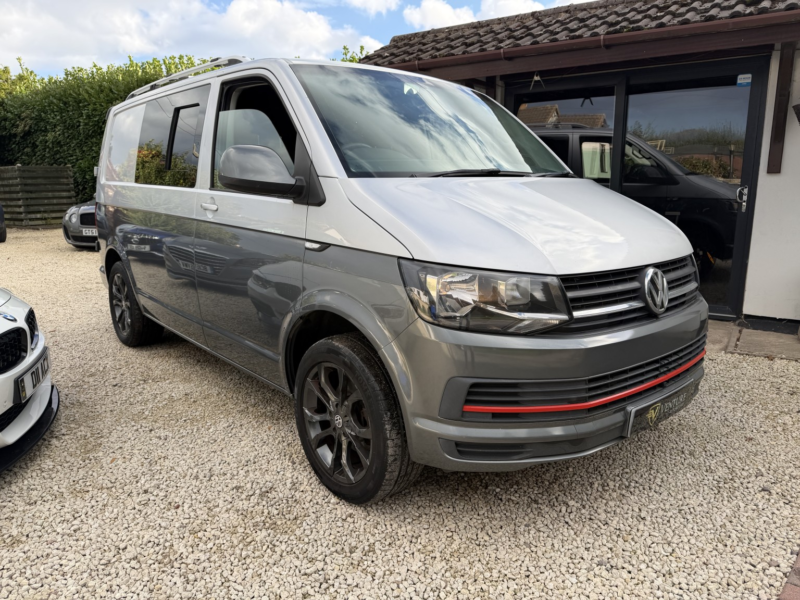 2015 Volkswagen Transporter 2.0 Tdi T30 140 Bluemotion Tech Trendline Camper Van in Silver — image 1