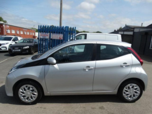 2021 Toyota Aygo 1.0 Vvt-I X-Play Euro 6 (s/s) 5dr in Silver — image 4