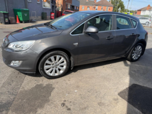 2011 Vauxhall Astra 2.0 Cdti Elite Auto Euro 5 5dr in Grey — image 5
