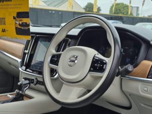 2018 Volvo V90 2.0 D4 Inscription Estate 5dr Diesel Auto Euro 6 (s/s) (190 Ps) in Grey — image 3