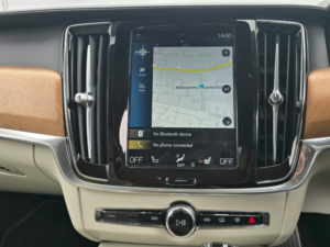 2018 Volvo V90 2.0 D4 Inscription Estate 5dr Diesel Auto Euro 6 (s/s) (190 Ps) in Grey — image 4