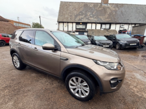 2015 Land Rover Discovery Sport Td4 Se Tech in Brown — image 4