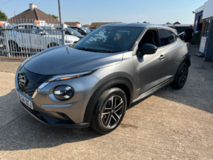 2024 Nissan Juke 1.6 N-Connecta SUV 5dr Petrol Hybrid Auto Euro 6 (143 Ps) in Grey — image 3
