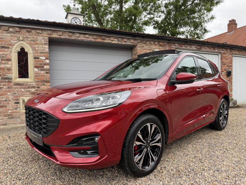 2023 Ford Kuga 2.5 Kuga St-Line X Edition 5 Door 2.5 Duratec PHEV 225ps Fwd CVT Automatic in Red — image 1