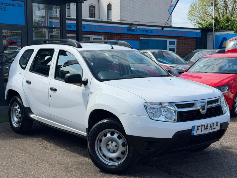 2014 Dacia Duster 1.6 Access Euro 5 5dr in White — image 1