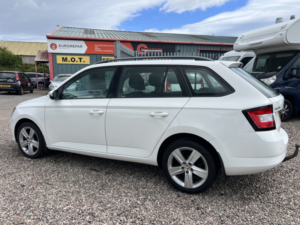 2015 Skoda Fabia 1.4 Tdi Se L in White — image 6
