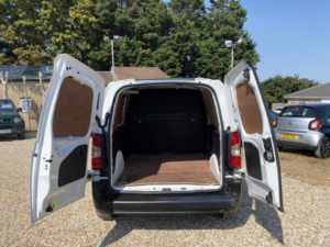 2020 Peugeot Partner 1.5 Bluehdi 1000 Professional in White — image 2