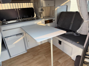 2001 Toyota Regius Camper Van 4 Berth Automatic Pro Conversion in Silver — image 2