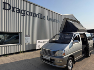 2001 Toyota Regius Camper Van 4 Berth Automatic Pro Conversion in Silver — image 3