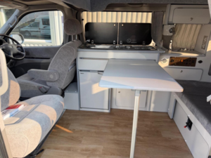 2001 Toyota Regius Camper Van 4 Berth Automatic Pro Conversion in Silver — image 4