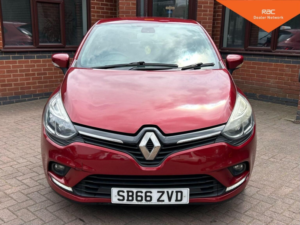 2016 Renault Clio 1.2 16v Dynamique Nav Euro 6 5dr in Red — image 4
