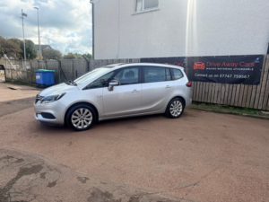2017 Vauxhall Zafira Tourer 1.6 Cdti Ecoflex Design in Silver — image 4