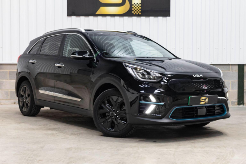 2021 Kia Niro 64kwh 4+ Auto 5dr in Black — image 1