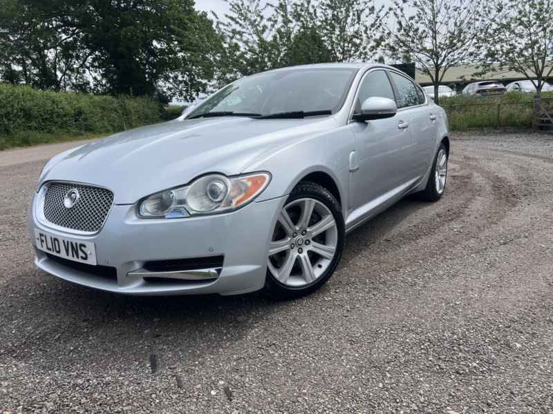 2010 Jaguar Xf 3.0 D V6 Luxury in Silver — image 1