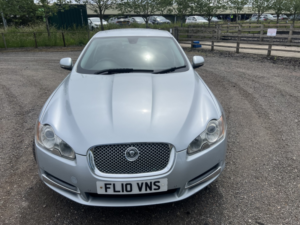2010 Jaguar Xf 3.0 D V6 Luxury in Silver — image 3