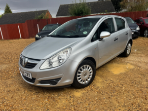 2008 Vauxhall Corsa 1.2i 16v Life Hatchback 5dr Petrol Manual (139 G/km, 79 Bhp) in Silver — image 2