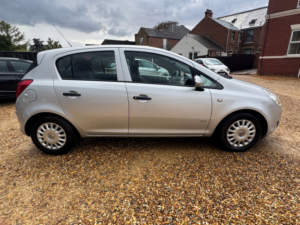 2008 Vauxhall Corsa 1.2i 16v Life Hatchback 5dr Petrol Manual (139 G/km, 79 Bhp) in Silver — image 5